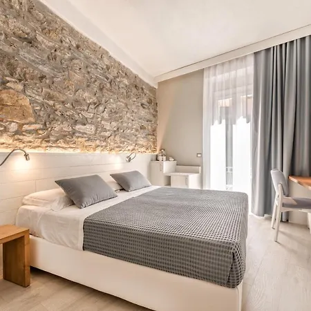 Amanarola Affittacamere 4*